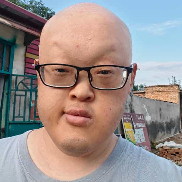 28岁岁山东单身帅哥 - 西双版纳吉缘网